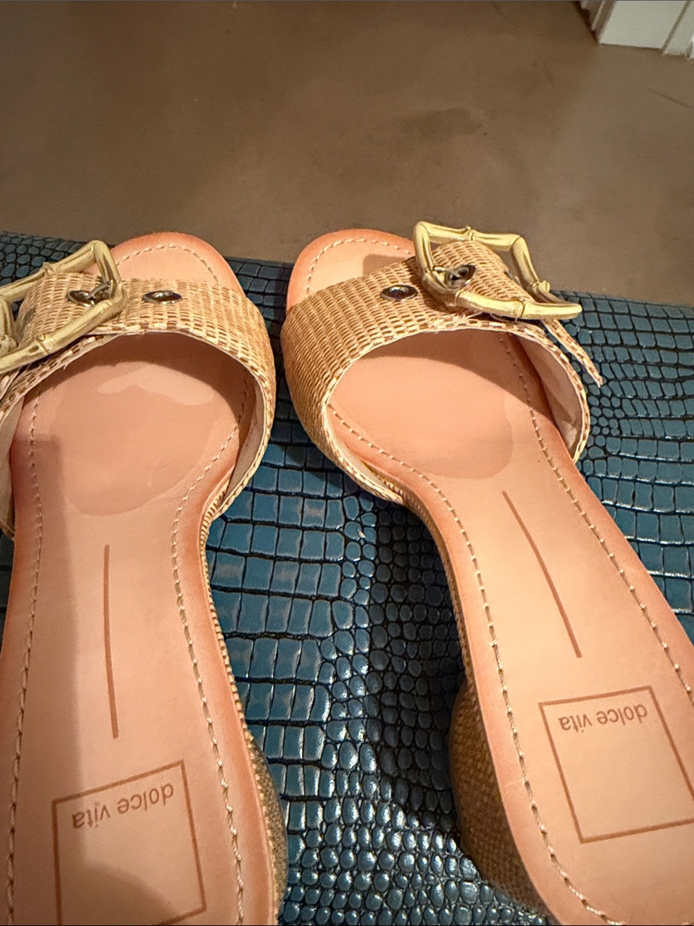 Dolce Vita Lucey Raffia Buckle Block Heel - Picture 4 of 4